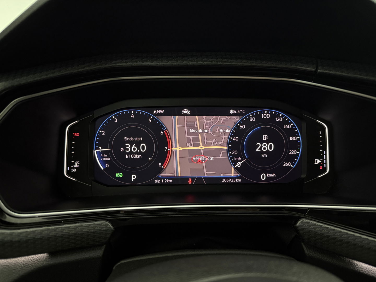 Volkswagen T-Cross 1.0 TSI R-line | Camera | Virtual | Adap. Cruise | Trekh. | Carplay | Keyless | NAP