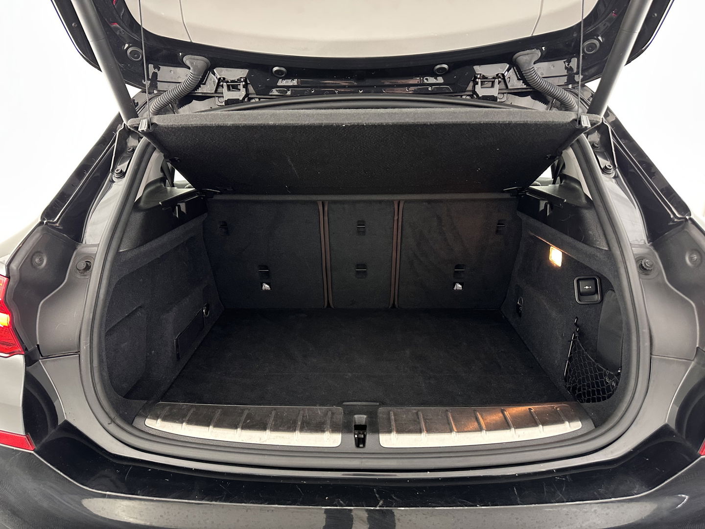 BMW X2 sDrive20i High Executive (INCL-BTW) Aut. *LEATHER | FULL-LED | HEATED-COMFORTSEATS | HEAD-UP | NAVI-FULLMAP | DAB+ | ECC | PDC | CRUISE | 17''ALU*