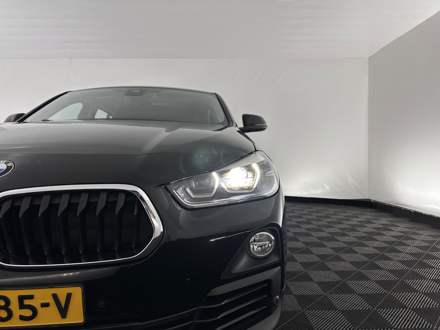 BMW X2 sDrive20i High Executive (INCL-BTW) Aut. *LEATHER | FULL-LED | HEATED-COMFORTSEATS | HEAD-UP | NAVI-FULLMAP | DAB+ | ECC | PDC | CRUISE | 17''ALU*