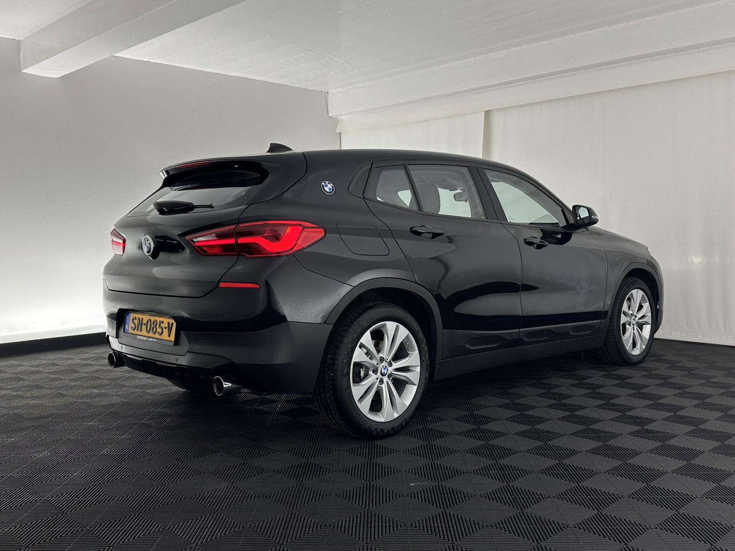 BMW X2 sDrive20i High Executive (INCL-BTW) Aut. *LEATHER | FULL-LED | HEATED-COMFORTSEATS | HEAD-UP | NAVI-FULLMAP | DAB+ | ECC | PDC | CRUISE | 17''ALU*