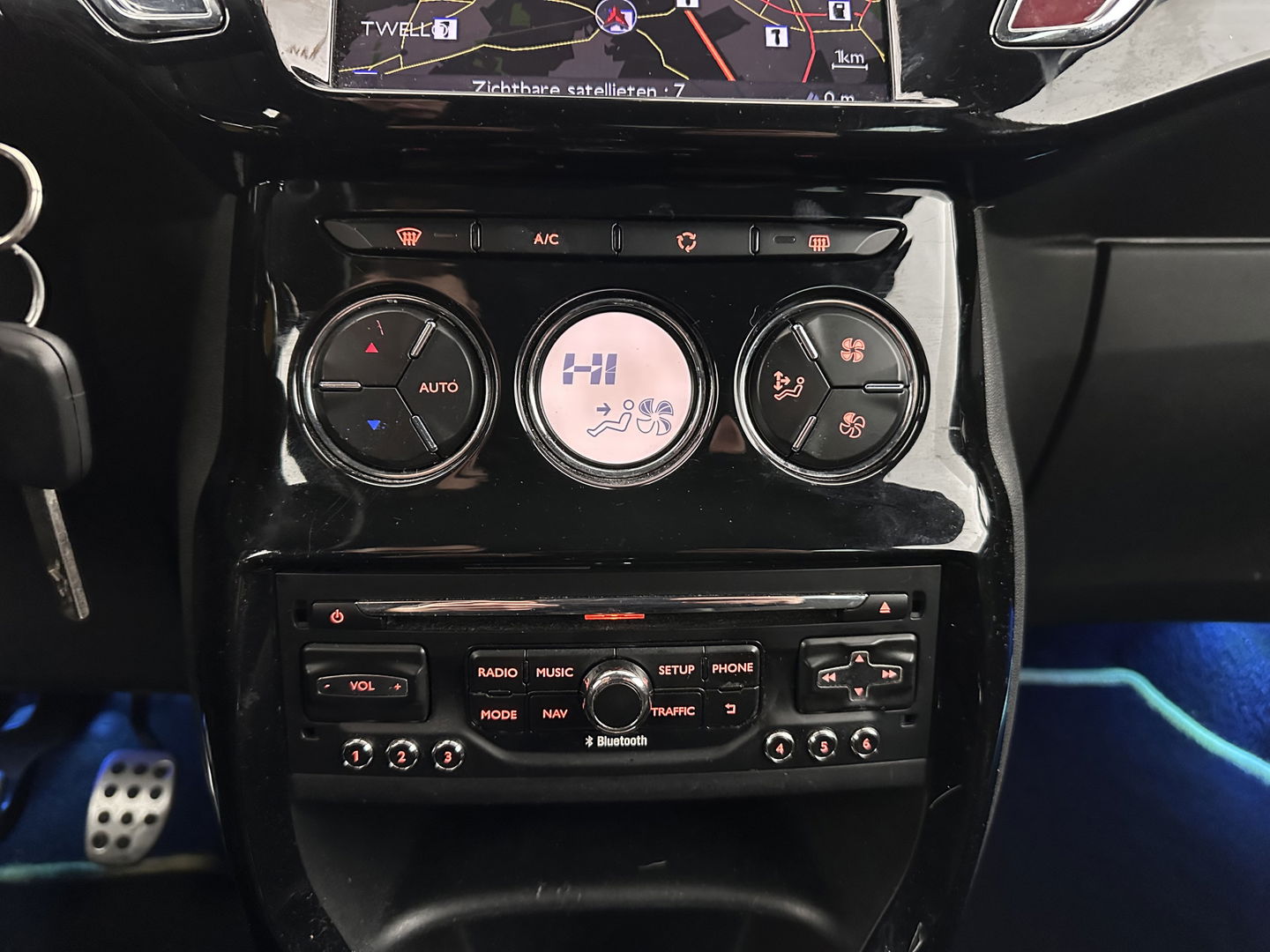 Citroën DS3 1.6 e-HDi Business *LEATHER-MICROFIBRE | NAVI-FULLMAP | SPORT-SEATS | PRIVACY-GLASS | ECC | PDC | CRUISE | 17''ALU*