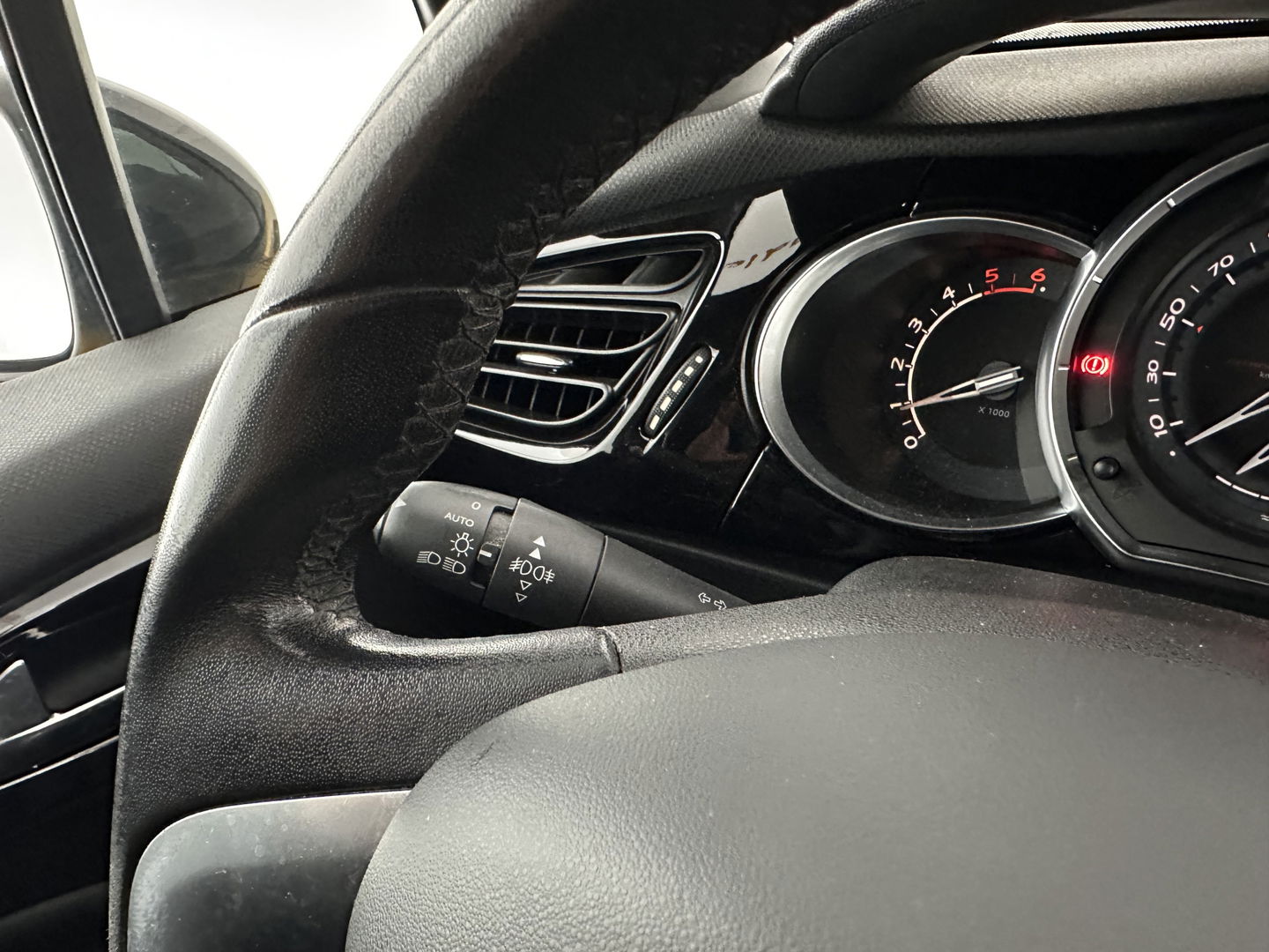 Citroën DS3 1.6 e-HDi Business *LEATHER-MICROFIBRE | NAVI-FULLMAP | SPORT-SEATS | PRIVACY-GLASS | ECC | PDC | CRUISE | 17''ALU*