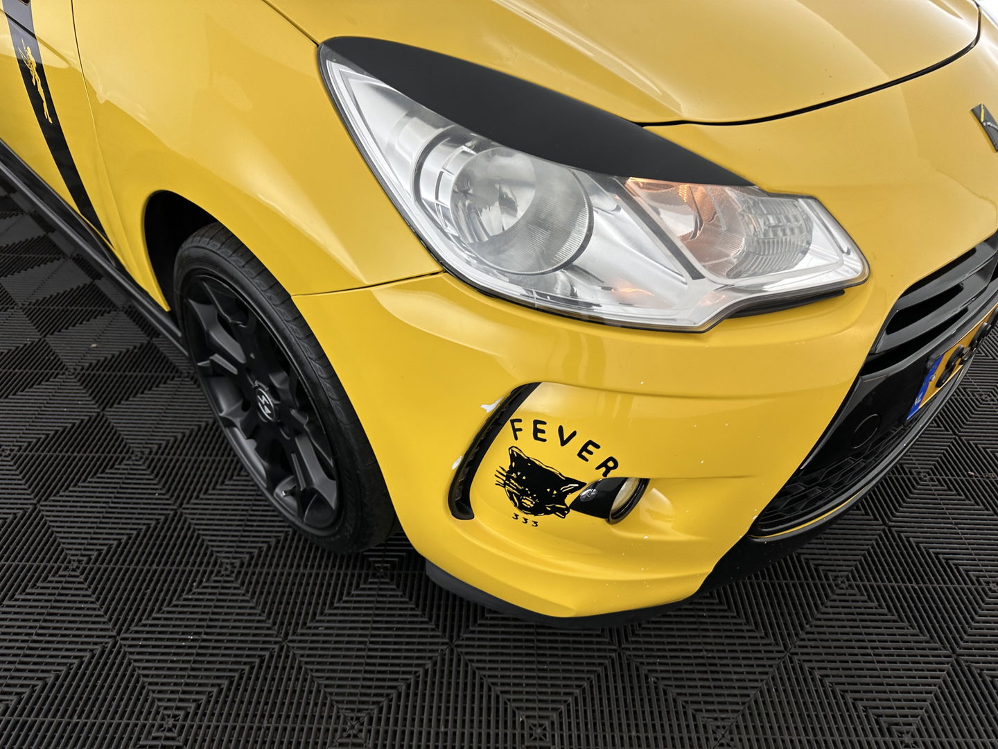 Citroën DS3 1.6 e-HDi Business *LEATHER-MICROFIBRE | NAVI-FULLMAP | SPORT-SEATS | PRIVACY-GLASS | ECC | PDC | CRUISE | 17''ALU*