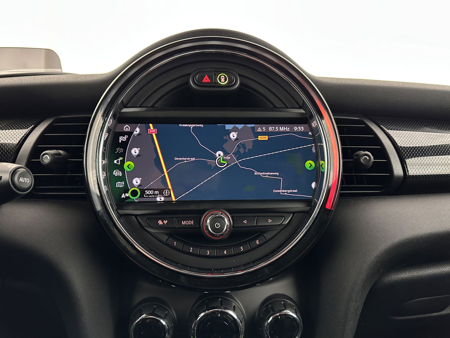 MINI Mini Electric Charged 33 kWh [ 3-Fase ] {SOH-100%} (INCL-BTW) *HEAD-UP | HARMAN/KARDON-AUDIO | LEATHER-ALCANTARA | MATRIX-LED | CAMERA | KEYLESS | NAVI-FULLMAP | DAB+ | ECC | HEATED-SPORT-SEATS | DIGI-COCKPIT | PDC | CRUISE | 17"ALU*