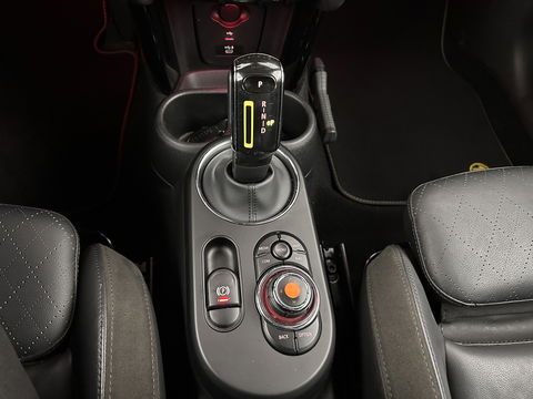 MINI Mini Electric Charged 33 kWh [ 3-Fase ] {SOH-100%} (INCL-BTW) *HEAD-UP | HARMAN/KARDON-AUDIO | LEATHER-ALCANTARA | MATRIX-LED | CAMERA | KEYLESS | NAVI-FULLMAP | DAB+ | ECC | HEATED-SPORT-SEATS | DIGI-COCKPIT | PDC | CRUISE | 17"ALU*