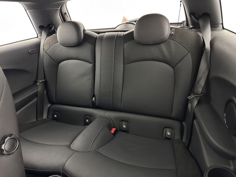 MINI Mini Electric Charged 33 kWh [ 3-Fase ] {SOH-100%} (INCL-BTW) *HEAD-UP | HARMAN/KARDON-AUDIO | LEATHER-ALCANTARA | MATRIX-LED | CAMERA | KEYLESS | NAVI-FULLMAP | DAB+ | ECC | HEATED-SPORT-SEATS | DIGI-COCKPIT | PDC | CRUISE | 17"ALU*