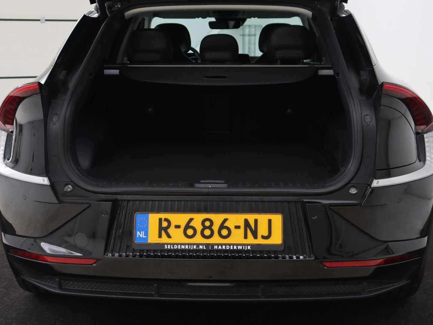 Kia Ev6 Plus 58 kWh | Stoelventilatie | Leder | Warmtepomp | Adaptive cruise | Carplay | Camera | Stoel & stuurverwarming | 19'' | Sfeerverlichting | Navigatie | Keyless