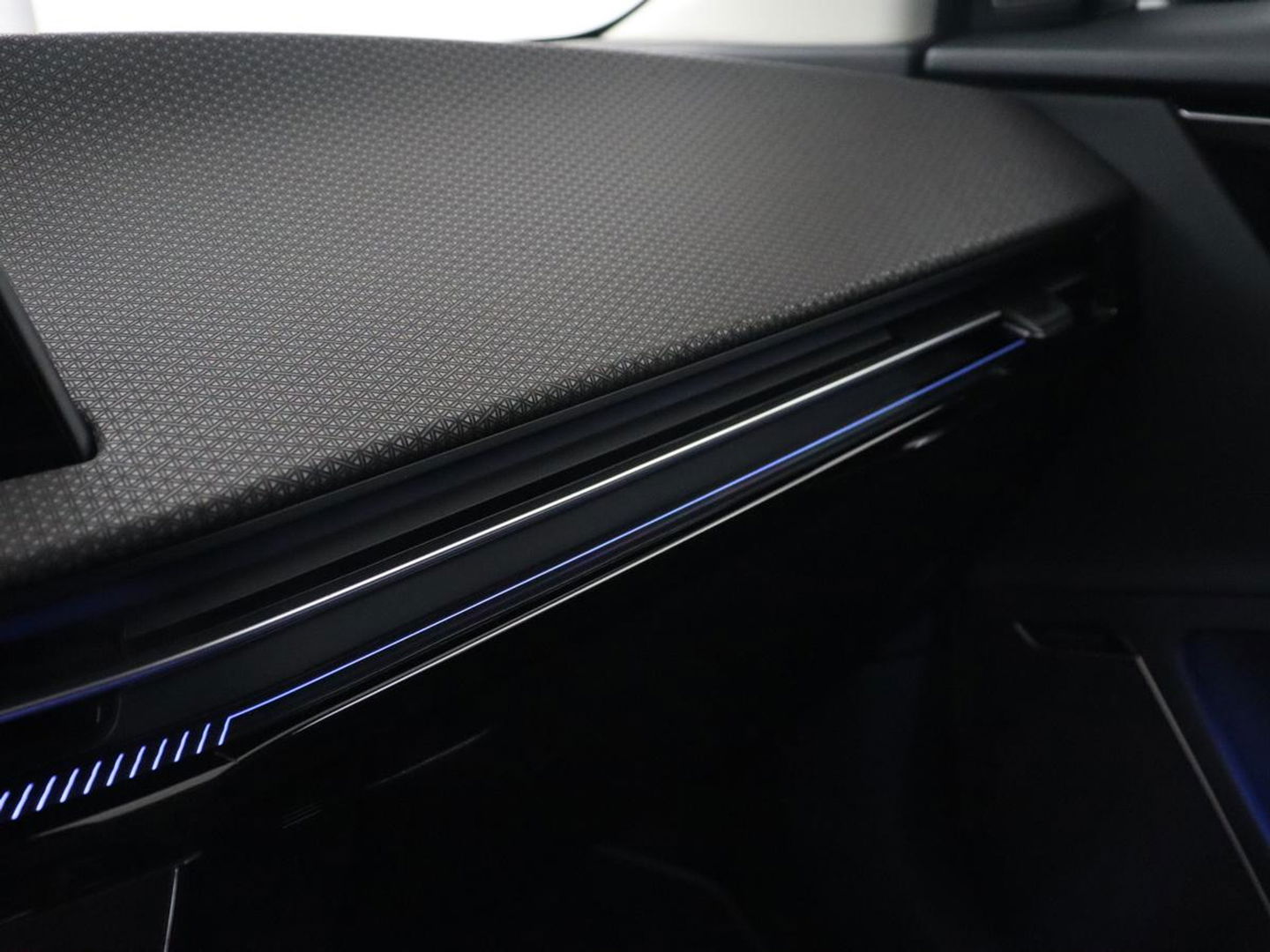 Kia Ev6 Plus 58 kWh | Stoelventilatie | Leder | Warmtepomp | Adaptive cruise | Carplay | Camera | Stoel & stuurverwarming | 19'' | Sfeerverlichting | Navigatie | Keyless