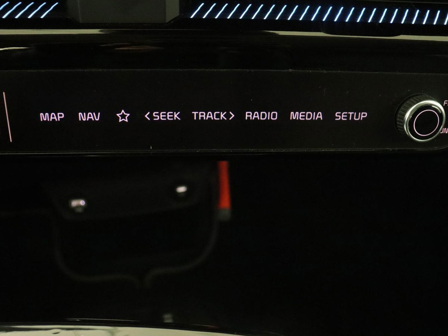 Kia Ev6 Plus 58 kWh | Stoelventilatie | Leder | Warmtepomp | Adaptive cruise | Carplay | Camera | Stoel & stuurverwarming | 19'' | Sfeerverlichting | Navigatie | Keyless