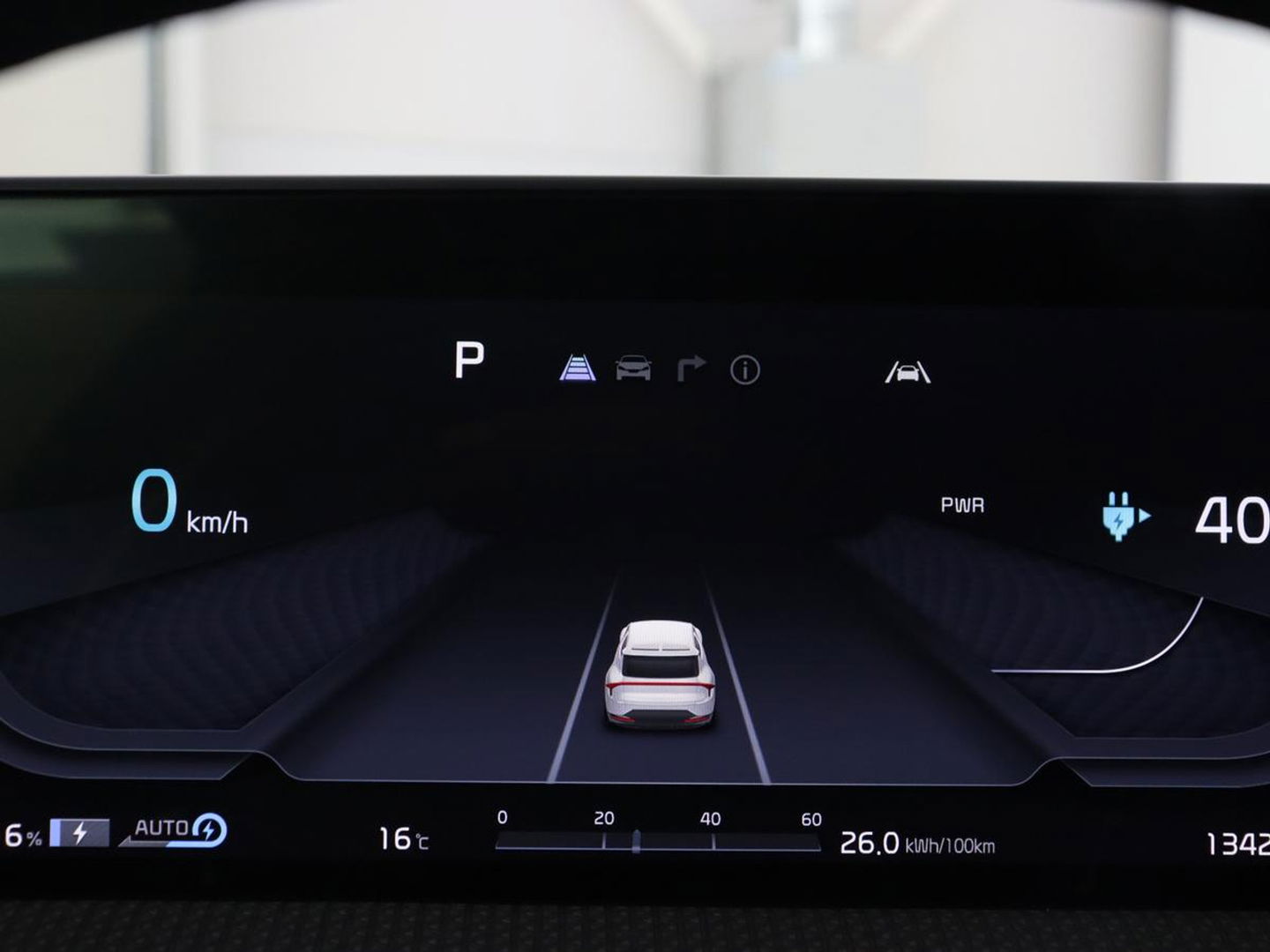 Kia Ev6 Plus 58 kWh | Stoelventilatie | Leder | Warmtepomp | Adaptive cruise | Carplay | Camera | Stoel & stuurverwarming | 19'' | Sfeerverlichting | Navigatie | Keyless