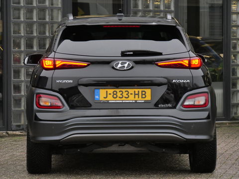 Hyundai KONA EV 64kWh PREMIUM/ LEER/ HEAD-UP/ BLINDSPOT/ KEYLESS/ SOH 100%