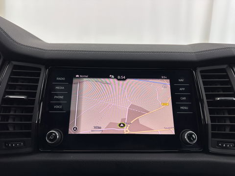 Škoda Kodiaq 1.5 TSI Sportline Business (INCL.BTW) Aut. *PANO | LEATHER-MICROFIBRE | FULL-LED | ADAPTIVE-CRUISE | BLIND-SPOT | MEMORY-PACK | DIGI-COCKPIT | NAVI-FULLMAP | CAMERA | DAB+ | AMBIENT-LIGHT | KEYLESS | CANTON-SOUND | DAB