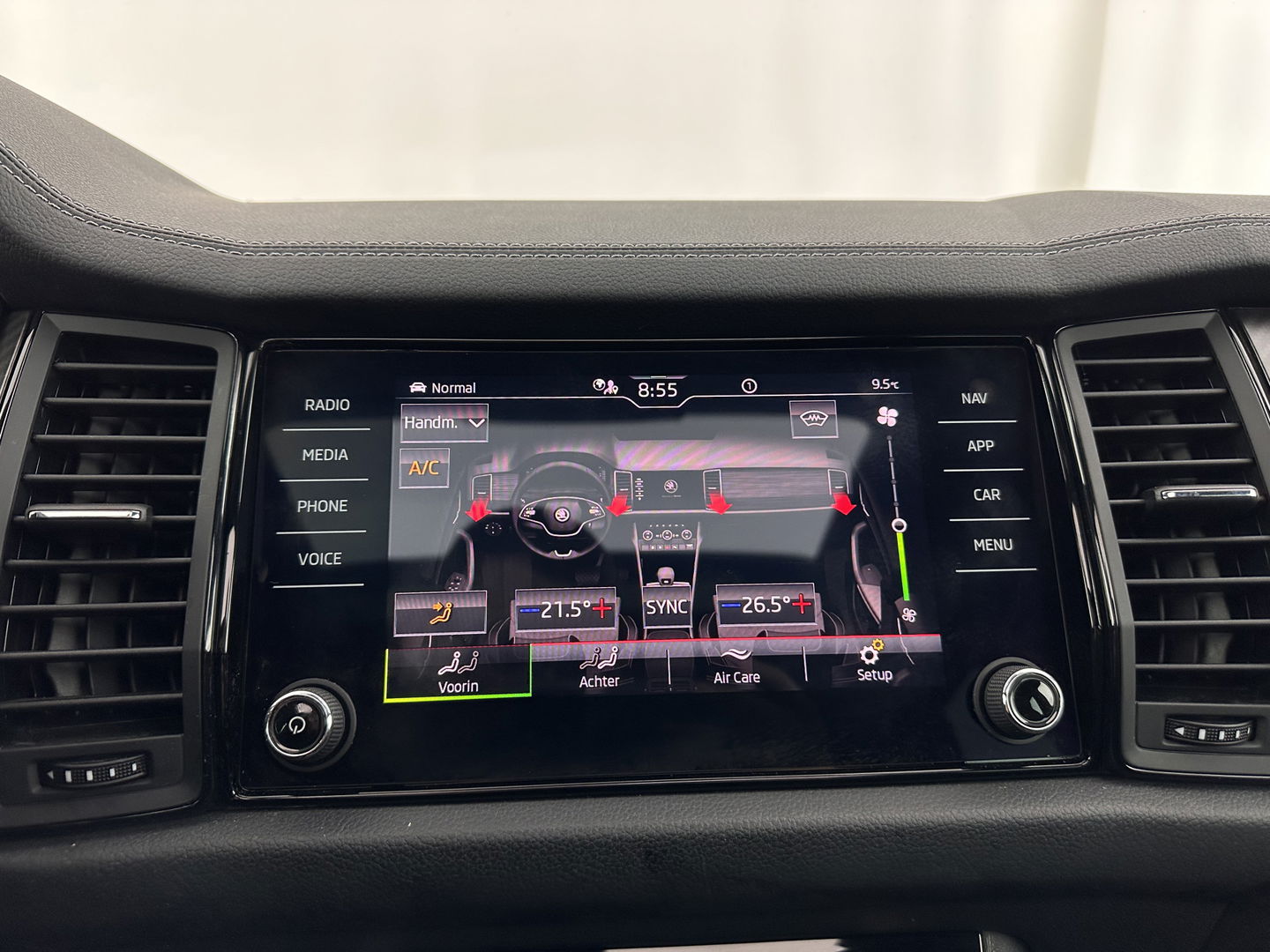 Škoda Kodiaq 1.5 TSI Sportline Business (INCL.BTW) Aut. *PANO | LEATHER-MICROFIBRE | FULL-LED | ADAPTIVE-CRUISE | BLIND-SPOT | MEMORY-PACK | DIGI-COCKPIT | NAVI-FULLMAP | CAMERA | DAB+ | AMBIENT-LIGHT | KEYLESS | CANTON-SOUND | DAB
