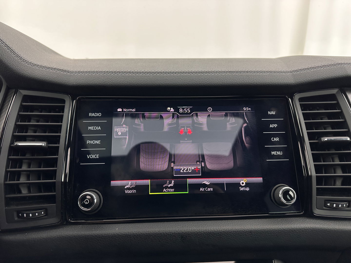 Škoda Kodiaq 1.5 TSI Sportline Business (INCL.BTW) Aut. *PANO | LEATHER-MICROFIBRE | FULL-LED | ADAPTIVE-CRUISE | BLIND-SPOT | MEMORY-PACK | DIGI-COCKPIT | NAVI-FULLMAP | CAMERA | DAB+ | AMBIENT-LIGHT | KEYLESS | CANTON-SOUND | DAB