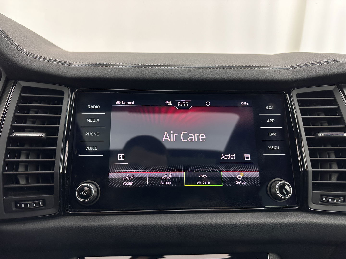 Škoda Kodiaq 1.5 TSI Sportline Business (INCL.BTW) Aut. *PANO | LEATHER-MICROFIBRE | FULL-LED | ADAPTIVE-CRUISE | BLIND-SPOT | MEMORY-PACK | DIGI-COCKPIT | NAVI-FULLMAP | CAMERA | DAB+ | AMBIENT-LIGHT | KEYLESS | CANTON-SOUND | DAB