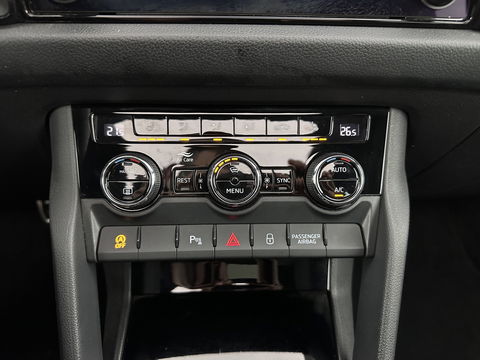 Škoda Kodiaq 1.5 TSI Sportline Business (INCL.BTW) Aut. *PANO | LEATHER-MICROFIBRE | FULL-LED | ADAPTIVE-CRUISE | BLIND-SPOT | MEMORY-PACK | DIGI-COCKPIT | NAVI-FULLMAP | CAMERA | DAB+ | AMBIENT-LIGHT | KEYLESS | CANTON-SOUND | DAB