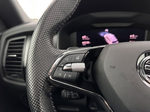 Škoda Kodiaq 1.5 TSI Sportline Business (INCL.BTW) Aut. *PANO | LEATHER-MICROFIBRE | FULL-LED | ADAPTIVE-CRUISE | BLIND-SPOT | MEMORY-PACK | DIGI-COCKPIT | NAVI-FULLMAP | CAMERA | DAB+ | AMBIENT-LIGHT | KEYLESS | CANTON-SOUND | DAB