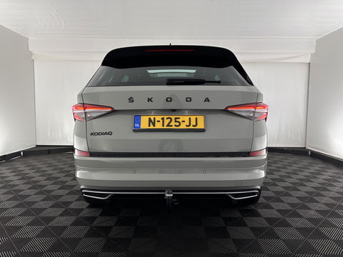 Škoda Kodiaq 1.5 TSI Sportline Business (INCL.BTW) Aut. *PANO | LEATHER-MICROFIBRE | FULL-LED | ADAPTIVE-CRUISE | BLIND-SPOT | MEMORY-PACK | DIGI-COCKPIT | NAVI-FULLMAP | CAMERA | DAB+ | AMBIENT-LIGHT | KEYLESS | CANTON-SOUND | DAB