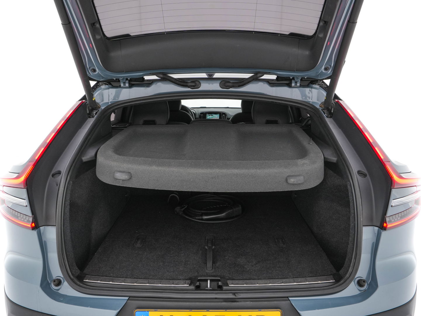 Volvo C40 Recharge Twin Intro Edition 78 kWh [ 3-Fase ] (INCL.BTW) Aut. *PANO | LEATHER-ALCANTARA | DIGI-COCKPIT | FULL-LED | HARMAN/KARDON | TOP-VIEW | NAVI-FULLMAP | ECC | PDC | KEYLESS | HEATED-SPORTSEATS | TOWBAR | 20''ALU*