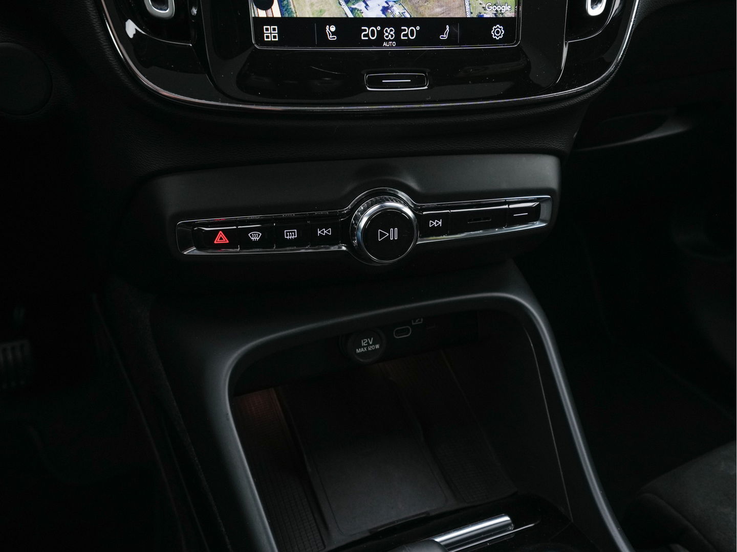 Volvo C40 Recharge Twin Intro Edition 78 kWh [ 3-Fase ] (INCL.BTW) Aut. *PANO | LEATHER-ALCANTARA | DIGI-COCKPIT | FULL-LED | HARMAN/KARDON | TOP-VIEW | NAVI-FULLMAP | ECC | PDC | KEYLESS | HEATED-SPORTSEATS | TOWBAR | 20''ALU*