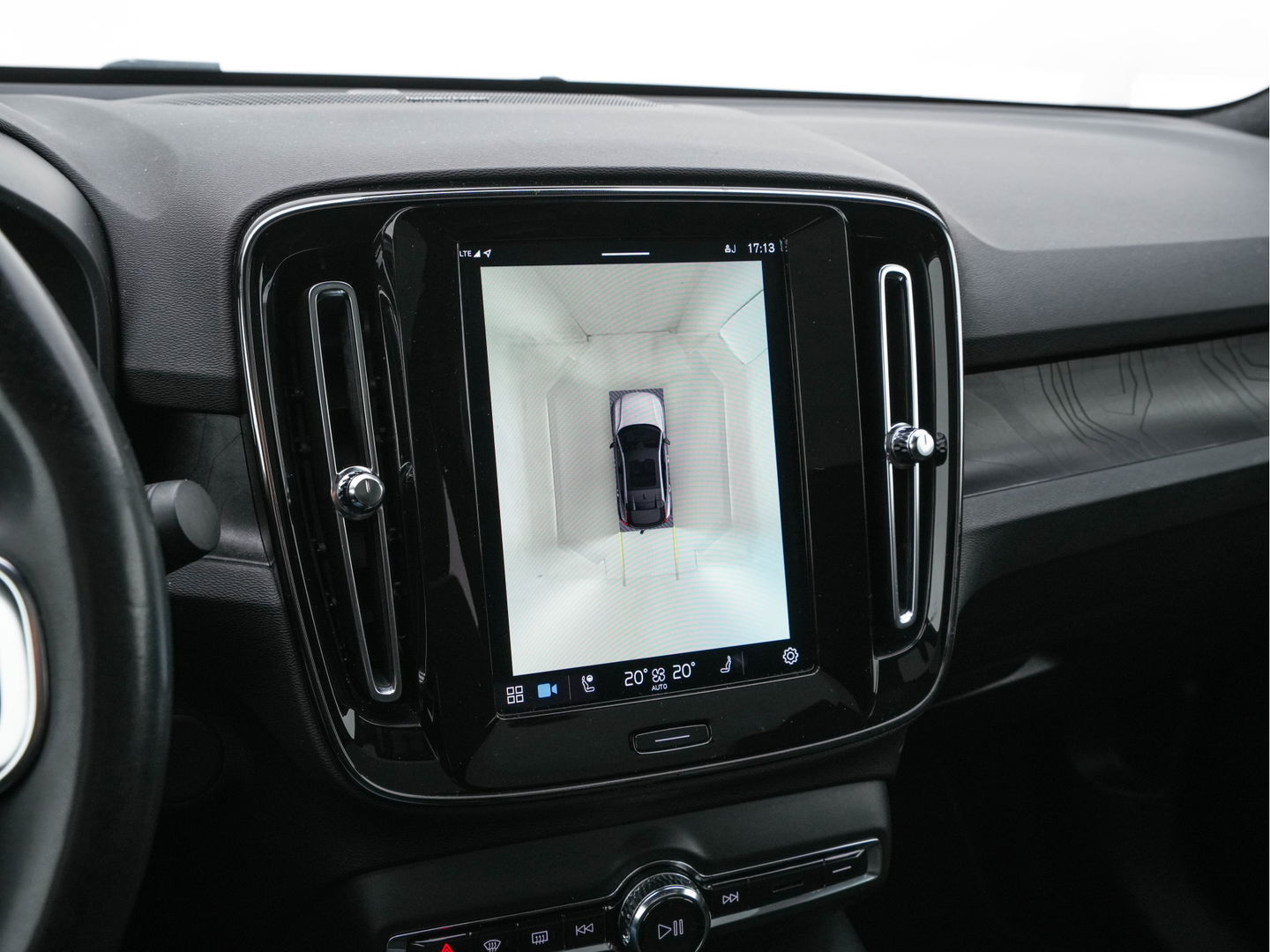 Volvo C40 Recharge Twin Intro Edition 78 kWh [ 3-Fase ] (INCL.BTW) Aut. *PANO | LEATHER-ALCANTARA | DIGI-COCKPIT | FULL-LED | HARMAN/KARDON | TOP-VIEW | NAVI-FULLMAP | ECC | PDC | KEYLESS | HEATED-SPORTSEATS | TOWBAR | 20''ALU*