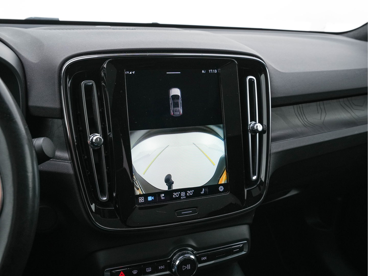 Volvo C40 Recharge Twin Intro Edition 78 kWh [ 3-Fase ] (INCL.BTW) Aut. *PANO | LEATHER-ALCANTARA | DIGI-COCKPIT | FULL-LED | HARMAN/KARDON | TOP-VIEW | NAVI-FULLMAP | ECC | PDC | KEYLESS | HEATED-SPORTSEATS | TOWBAR | 20''ALU*