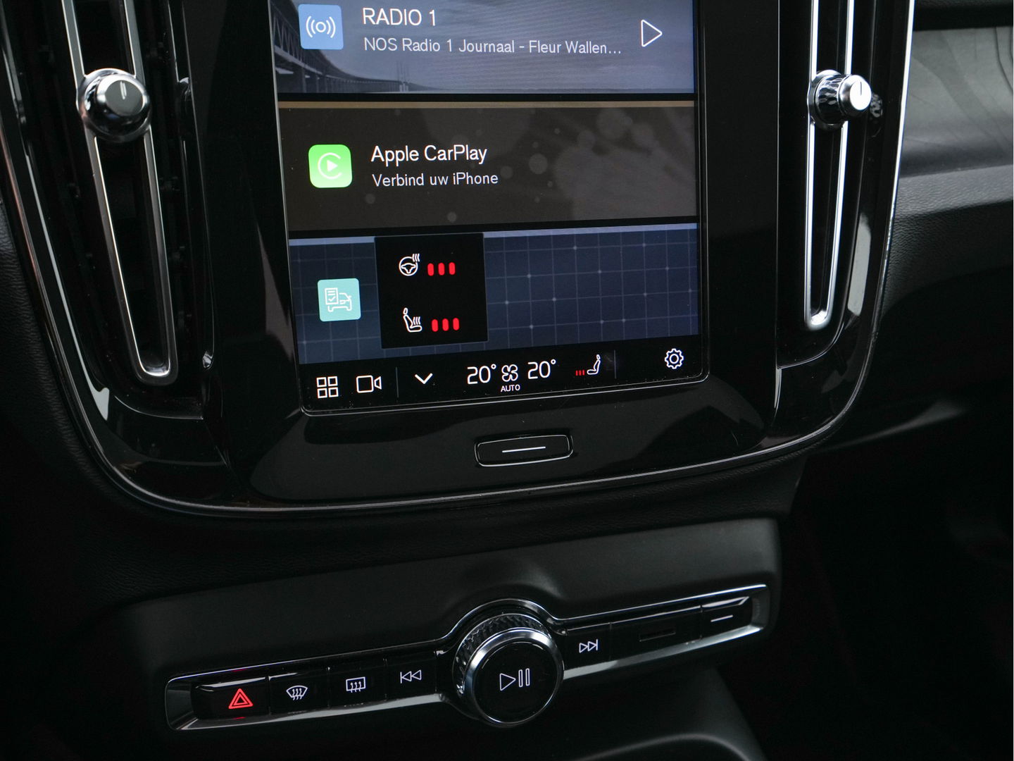 Volvo C40 Recharge Twin Intro Edition 78 kWh [ 3-Fase ] (INCL.BTW) Aut. *PANO | LEATHER-ALCANTARA | DIGI-COCKPIT | FULL-LED | HARMAN/KARDON | TOP-VIEW | NAVI-FULLMAP | ECC | PDC | KEYLESS | HEATED-SPORTSEATS | TOWBAR | 20''ALU*