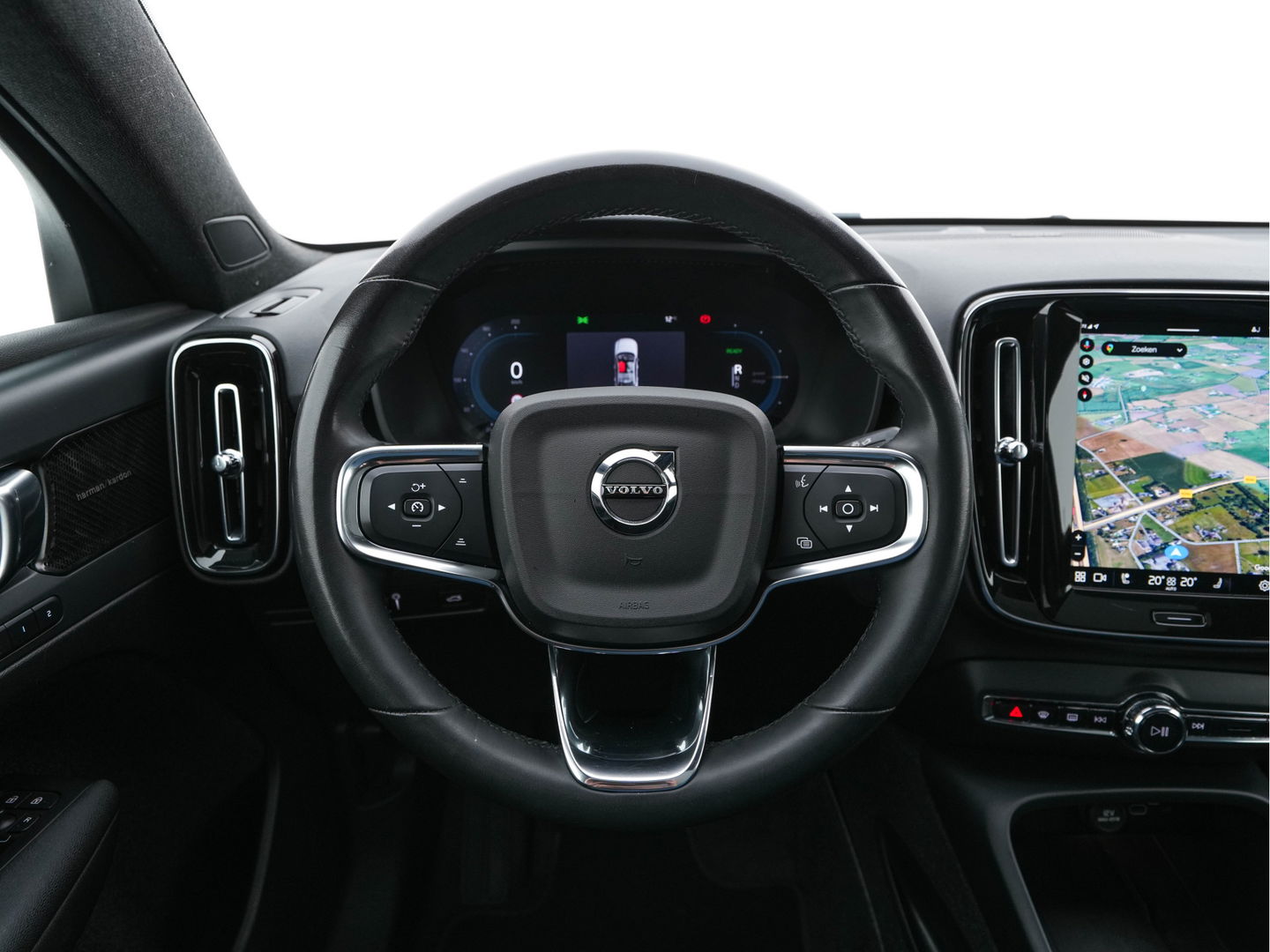 Volvo C40 Recharge Twin Intro Edition 78 kWh [ 3-Fase ] (INCL.BTW) Aut. *PANO | LEATHER-ALCANTARA | DIGI-COCKPIT | FULL-LED | HARMAN/KARDON | TOP-VIEW | NAVI-FULLMAP | ECC | PDC | KEYLESS | HEATED-SPORTSEATS | TOWBAR | 20''ALU*