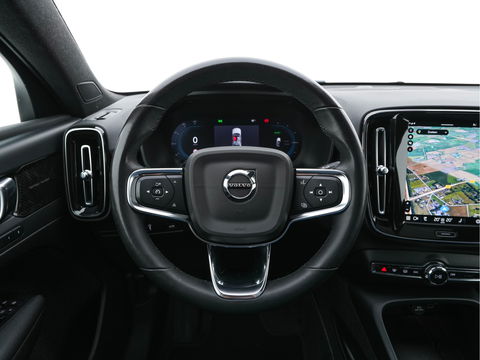 Volvo C40 Recharge Twin Intro Edition 78 kWh [ 3-Fase ] (INCL.BTW) Aut. *PANO | LEATHER-ALCANTARA | DIGI-COCKPIT | FULL-LED | HARMAN/KARDON | TOP-VIEW | NAVI-FULLMAP | ECC | PDC | KEYLESS | HEATED-SPORTSEATS | TOWBAR | 20''ALU*