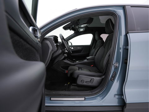 Volvo C40 Recharge Twin Intro Edition 78 kWh [ 3-Fase ] (INCL.BTW) Aut. *PANO | LEATHER-ALCANTARA | DIGI-COCKPIT | FULL-LED | HARMAN/KARDON | TOP-VIEW | NAVI-FULLMAP | ECC | PDC | KEYLESS | HEATED-SPORTSEATS | TOWBAR | 20''ALU*