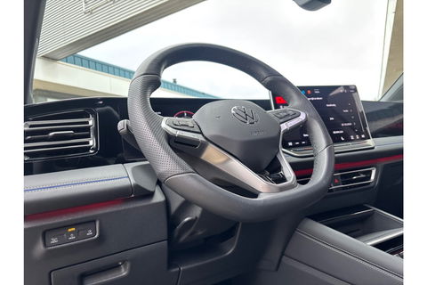 Volkswagen Tiguan 2.0 TDI R-LINE AUTOMAAT 150PK AIRCO NAVI BIGSCREEN PDC-CAMERA MASSAGE.