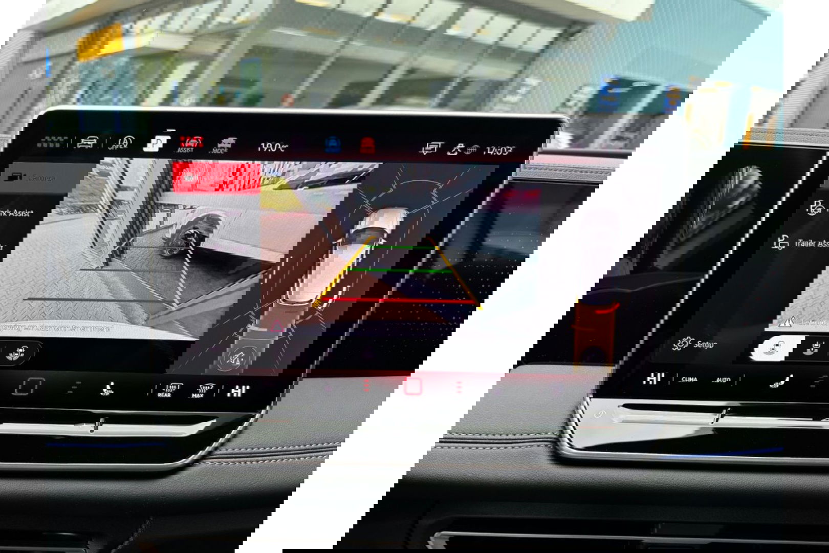 Volkswagen Tiguan 2.0 TDI R-LINE AUTOMAAT 150PK AIRCO NAVI BIGSCREEN PDC-CAMERA MASSAGE.