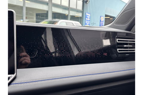 Volkswagen Tiguan 2.0 TDI R-LINE AUTOMAAT 150PK AIRCO NAVI BIGSCREEN PDC-CAMERA MASSAGE.