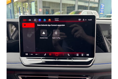 Volkswagen Tiguan 2.0 TDI R-LINE AUTOMAAT 150PK AIRCO NAVI BIGSCREEN PDC-CAMERA MASSAGE.