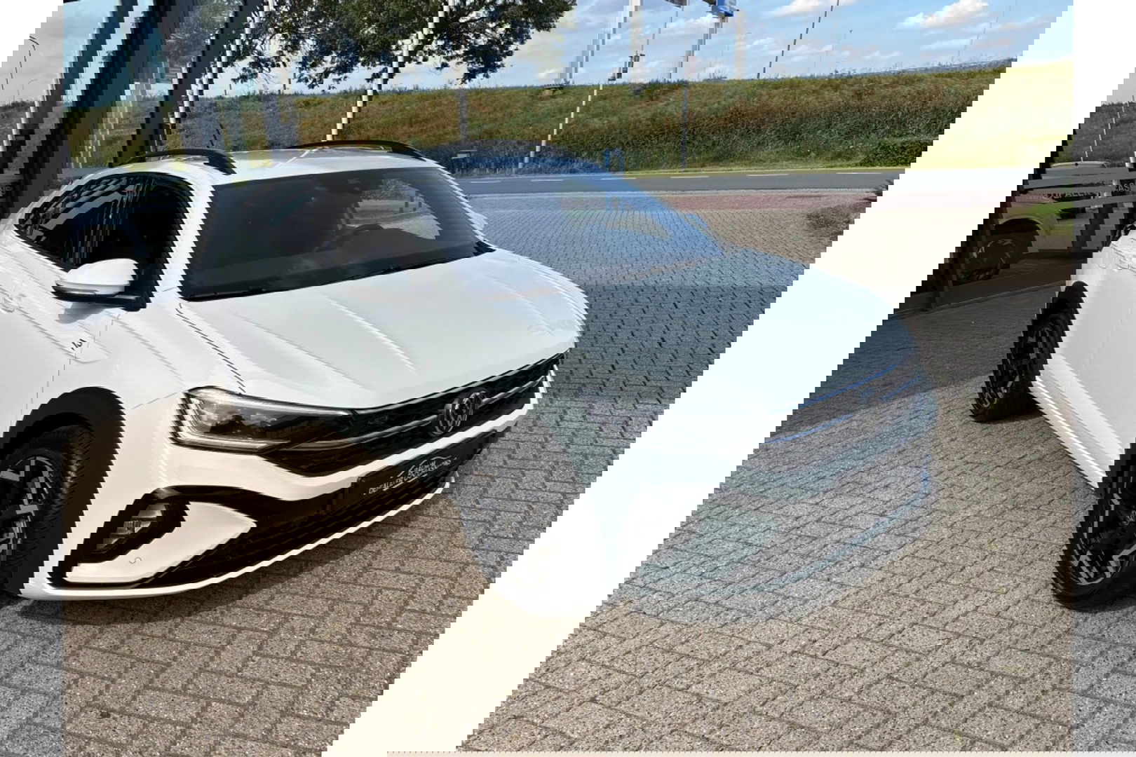 Volkswagen Taigo 1.0 TSI R-LINE AIRCO NAVI CARPLAY PDC STOELVERW.