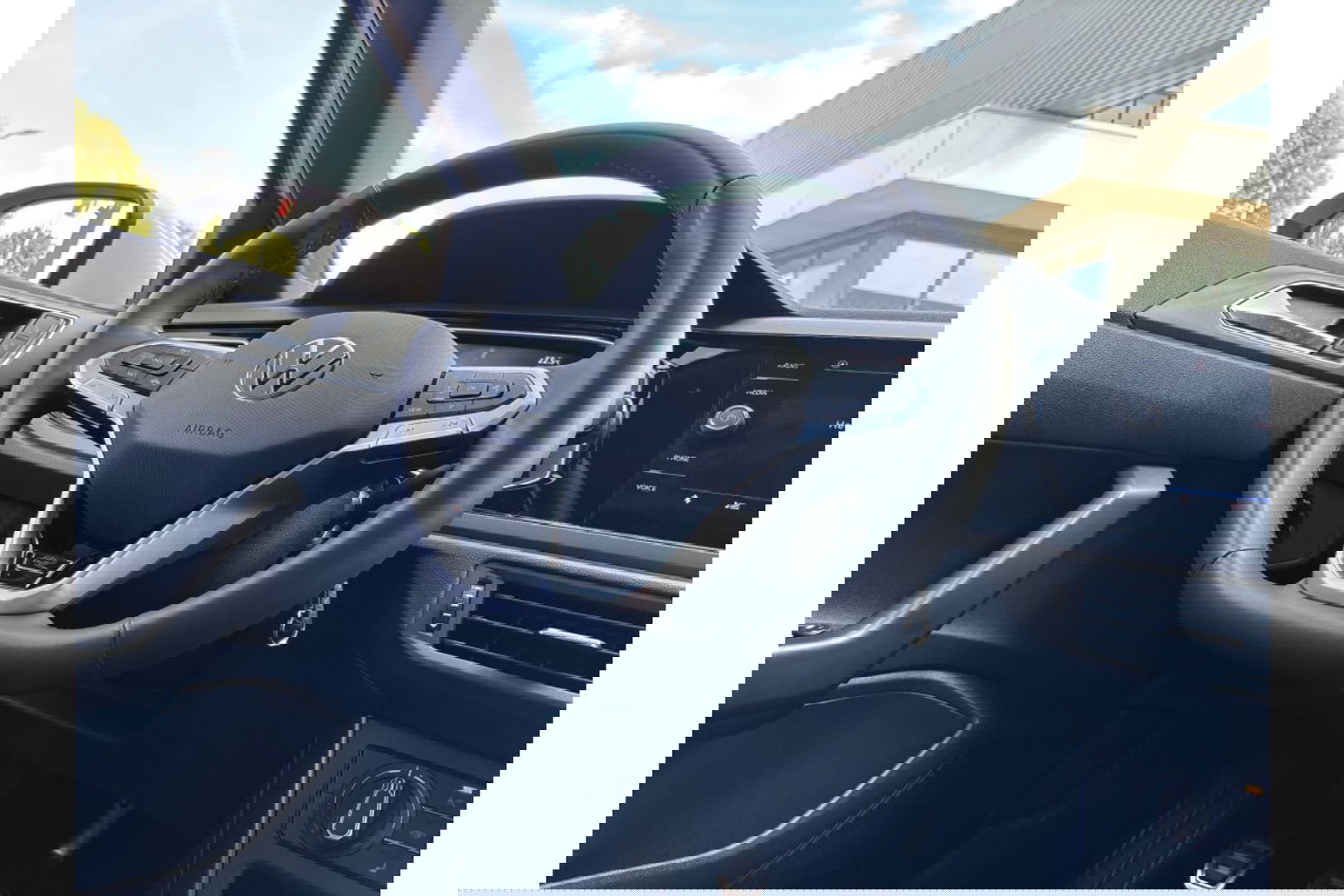 Volkswagen Taigo 1.0 TSI R-LINE AIRCO NAVI CARPLAY PDC STOELVERW.