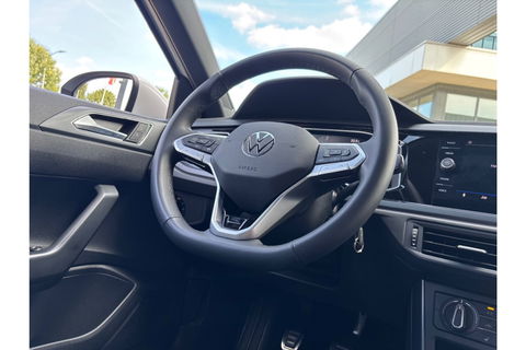 Volkswagen Taigo 1.0 TSI R-LINE AIRCO NAVI CARPLAY PDC STOELVERW.