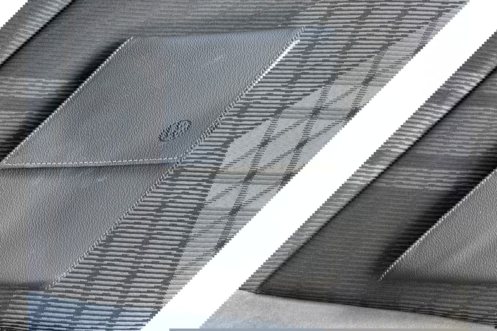 Volkswagen Taigo 1.0 TSI R-LINE AIRCO NAVI CARPLAY PDC STOELVERW.