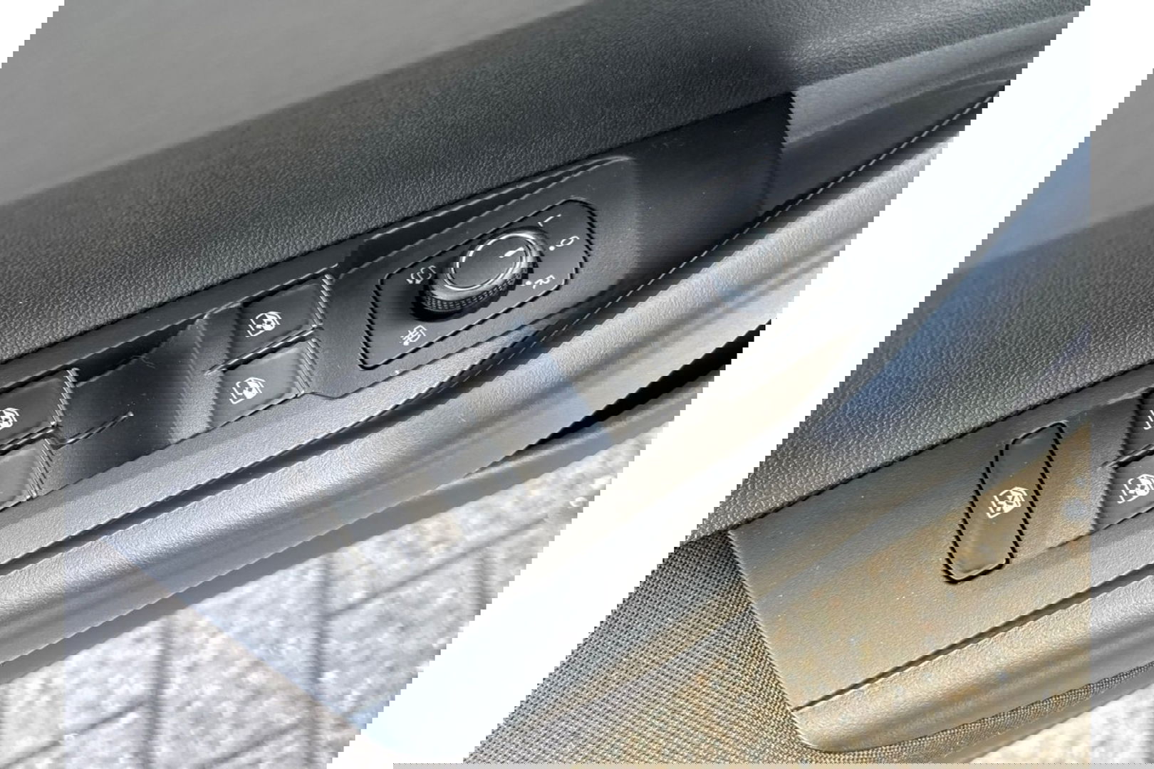 Volkswagen Taigo 1.0 TSI R-LINE AIRCO NAVI CARPLAY PDC STOELVERW.