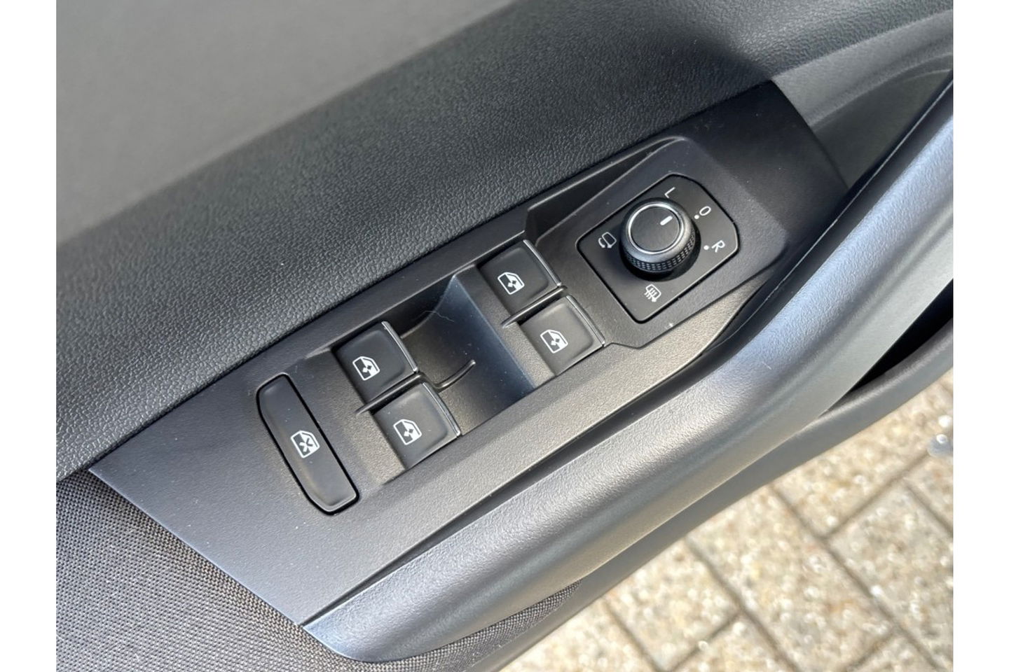 Volkswagen Taigo 1.0 TSI R-LINE AIRCO NAVI CARPLAY PDC STOELVERW.