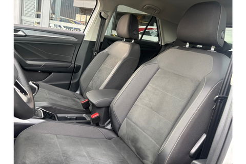 Volkswagen T-Roc 1.0 TSI LIFE EDITION AIRCO PDC CARPLAY STOELVW ALCANTARA.