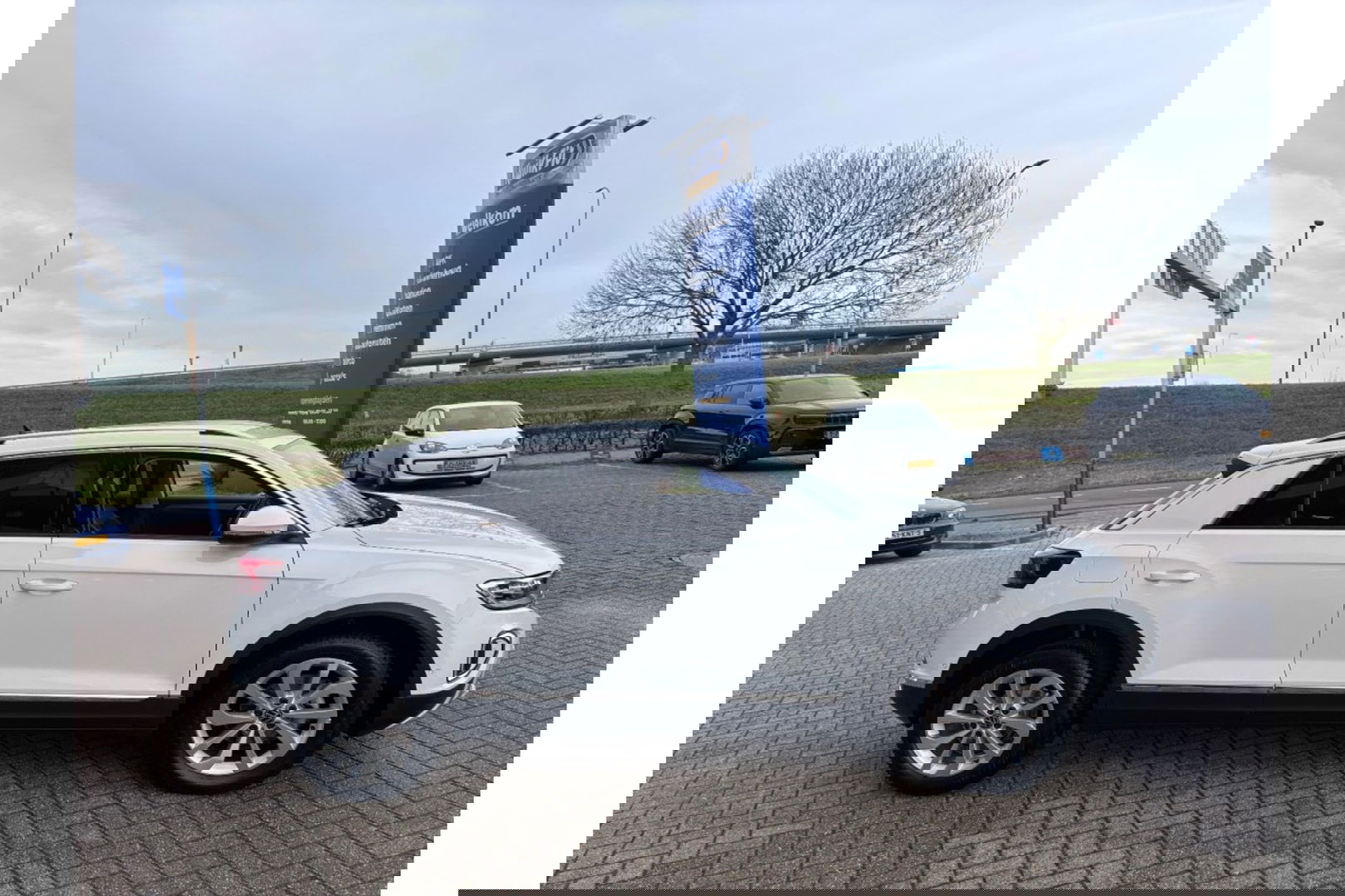 Volkswagen T-Roc 1.0 TSI LIFE EDITION AIRCO PDC CARPLAY STOELVW ALCANTARA.