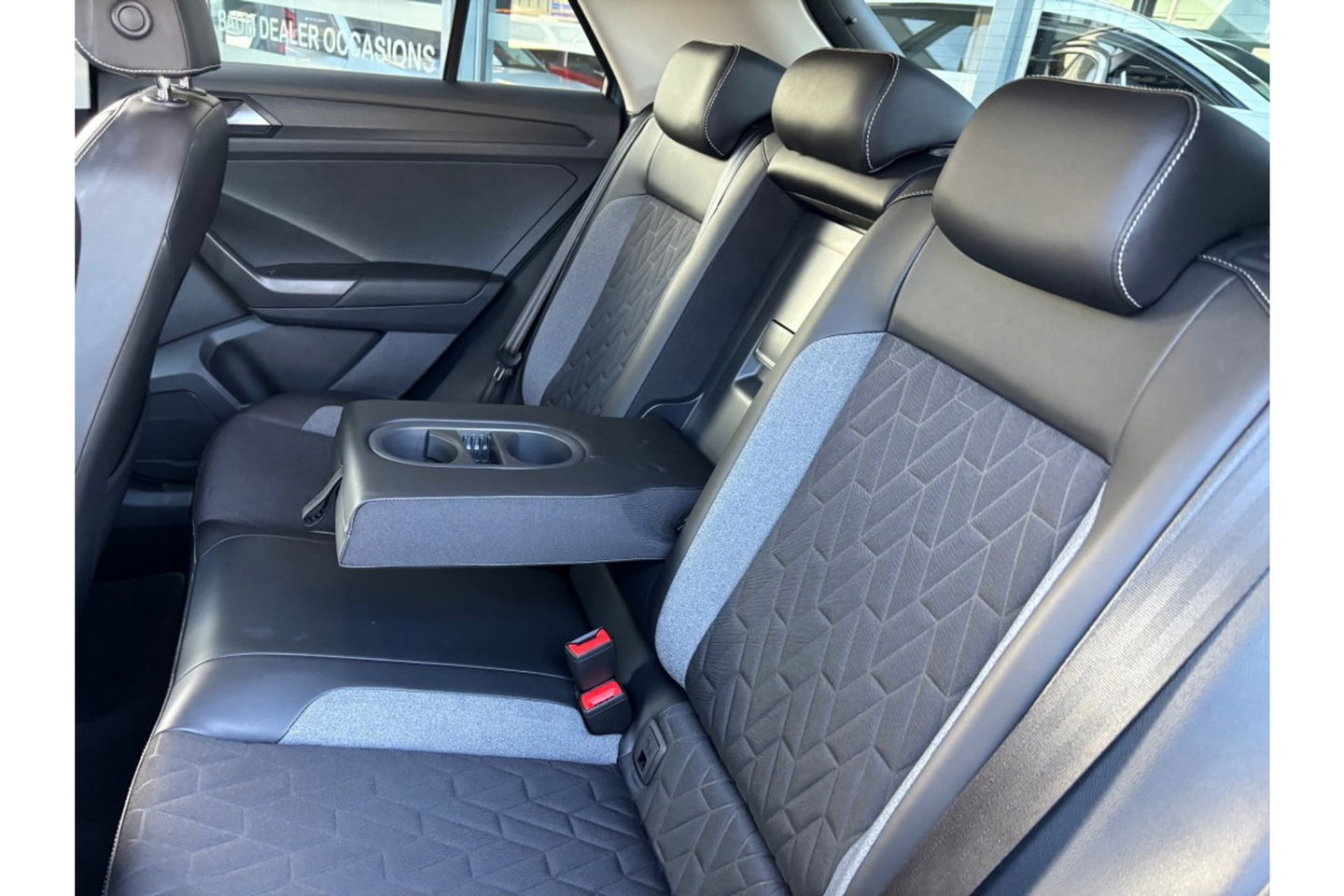 Volkswagen T-Roc 1.0 TSI GOAL EDITION AIRCO NAVI PDC STOELVW.