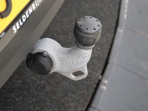 Polestar 2 Long Range Dual Motor Launch Edition 78kWh | Panoramadak | Trekhaak | 360 Camera | Achterbankverwarming | Adaptive cruise | Carplay | Camera | Stoelverwarming | Keyless