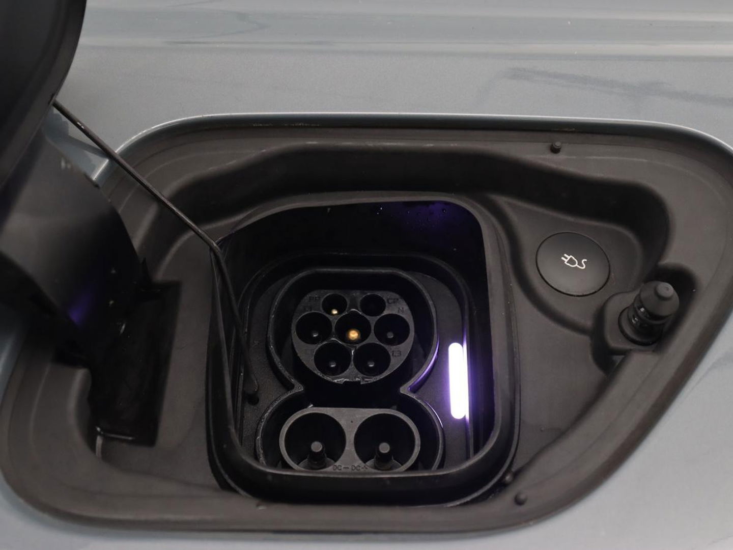 Polestar 2 Long Range Dual Motor Launch Edition 78kWh | Panoramadak | Trekhaak | 360 Camera | Achterbankverwarming | Adaptive cruise | Carplay | Camera | Stoelverwarming | Keyless