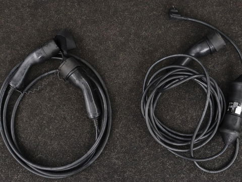 Polestar 2 Long Range Dual Motor Launch Edition 78kWh | Panoramadak | Trekhaak | 360 Camera | Achterbankverwarming | Adaptive cruise | Carplay | Camera | Stoelverwarming | Keyless