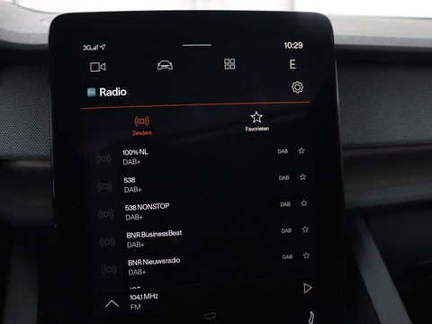 Polestar 2 Long Range Dual Motor Launch Edition 78kWh | Panoramadak | Trekhaak | 360 Camera | Achterbankverwarming | Adaptive cruise | Carplay | Camera | Stoelverwarming | Keyless
