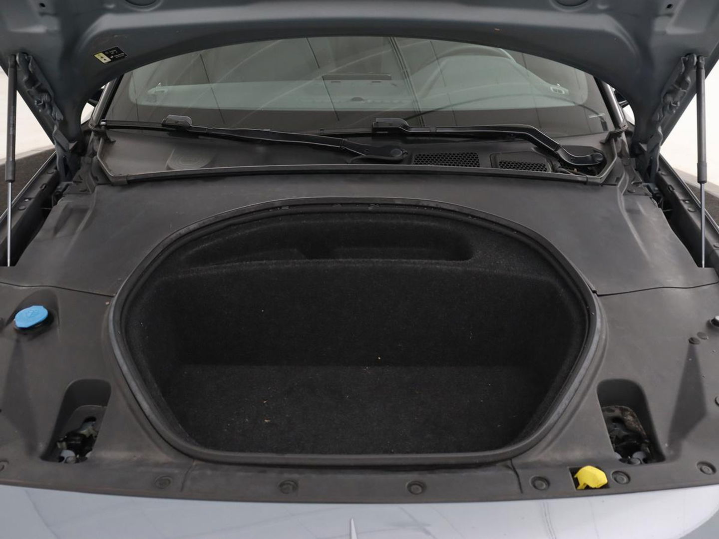 Polestar 2 Long Range Dual Motor Launch Edition 78kWh | Panoramadak | Trekhaak | 360 Camera | Achterbankverwarming | Adaptive cruise | Carplay | Camera | Stoelverwarming | Keyless