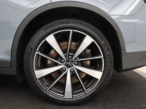 Polestar 2 Long Range Dual Motor Launch Edition 78kWh | Panoramadak | Trekhaak | 360 Camera | Achterbankverwarming | Adaptive cruise | Carplay | Camera | Stoelverwarming | Keyless