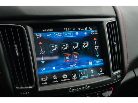 Maserati Levante Gransport 3.0 V6 D 275pk Panoramadak Schaalstoelen VOL!!! Carbon pakket NLauto 21" LMV Stoelkoeling Luchtvering